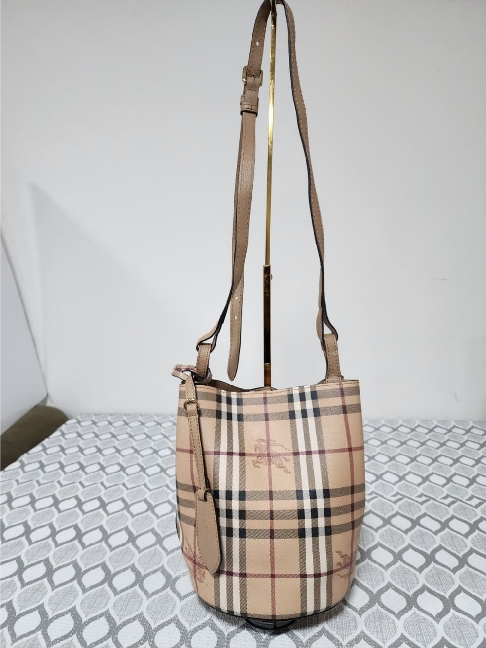 Burberry Lorne Bucket Bag Beige/Nude
